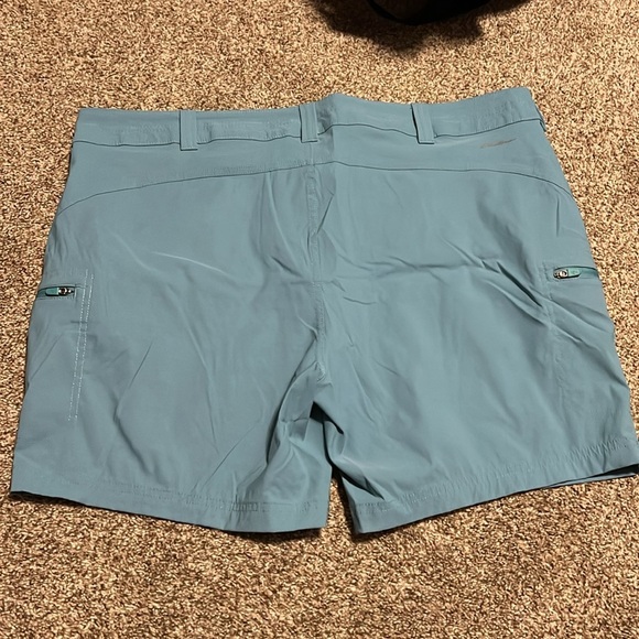 Eddie Bauer First Ascent Cargo shorts - Picture 2 of 4